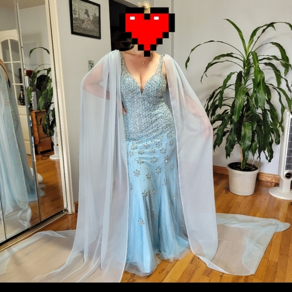 2 piece Light Blue Grey Cape Wings for Evening Gown, Pageant, Funwear, Costume - Picture 2 of 9